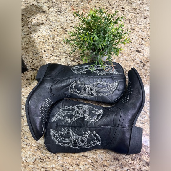 Coconuts byMatisse Gaucho Cowboy Cowgirl Black Embroidered Pointed Toe Boots 9.5 - Picture 5 of 11